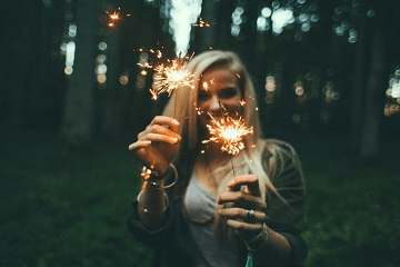 qq網(wǎng)名女生唯美兩個字